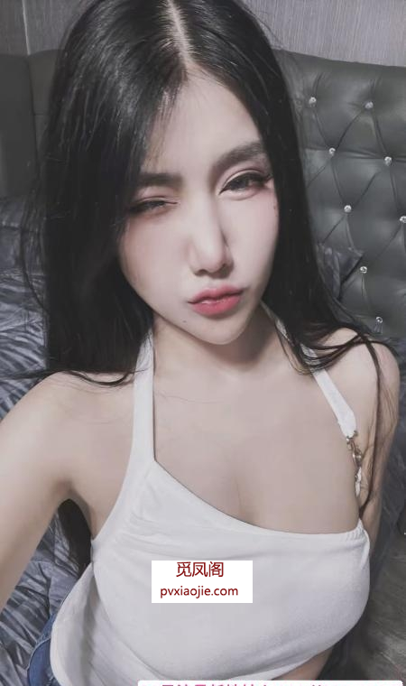 中秋不放假丰满美女