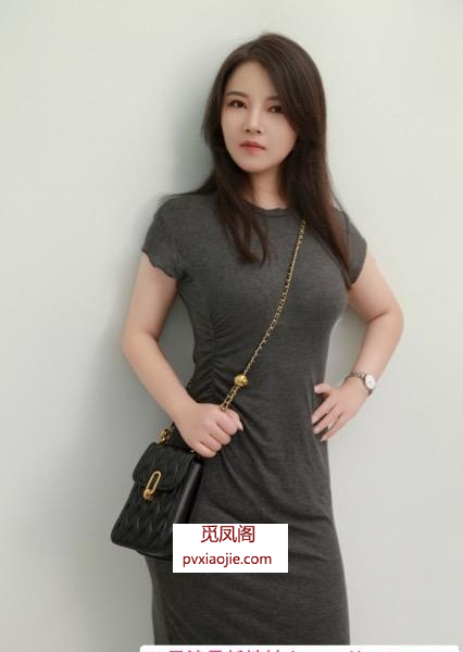 南门蜜桃臀优小雅