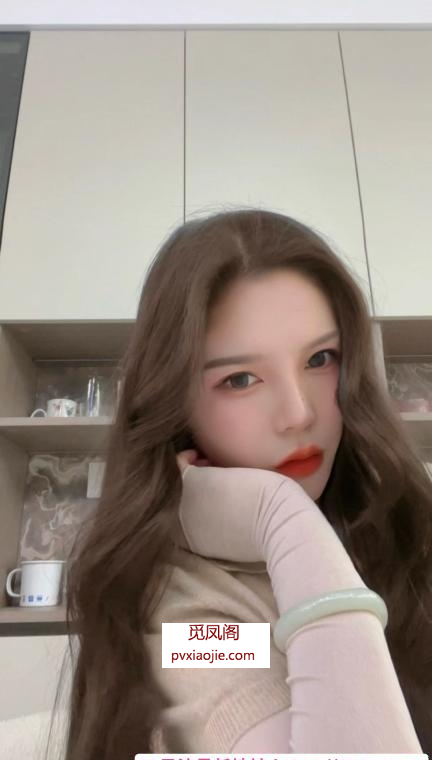 高颜大奶一线天